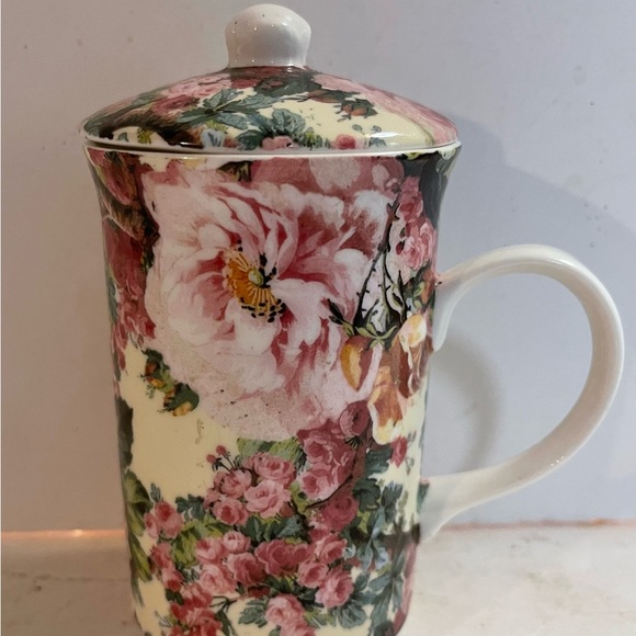 Royal Patrician Coffee Mug W/ Lid Roses Staffordshire Fine Bone China - Picture 2 of 3